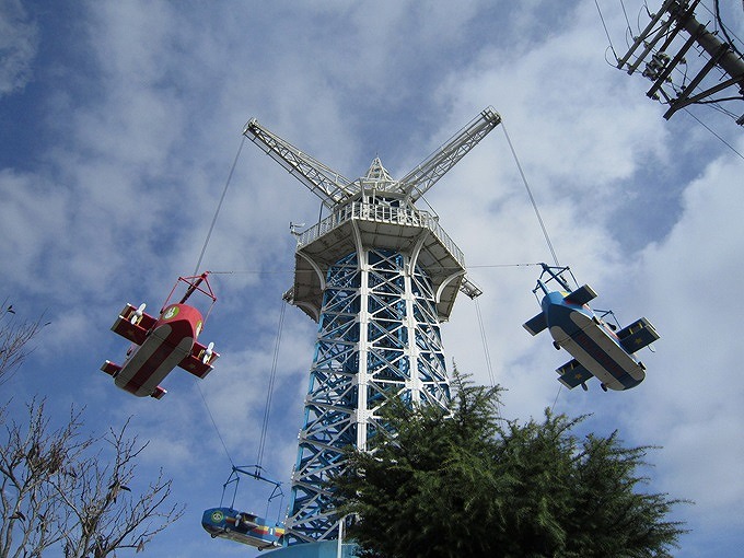 生駒山の大型遊具・飛行塔1の画像