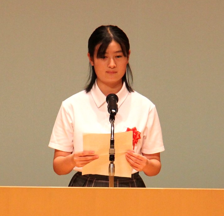 優秀賞　奈良市立富雄第三中学校　安木 陽香さん