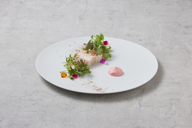 大和肉鶏と味間いものプレッセ