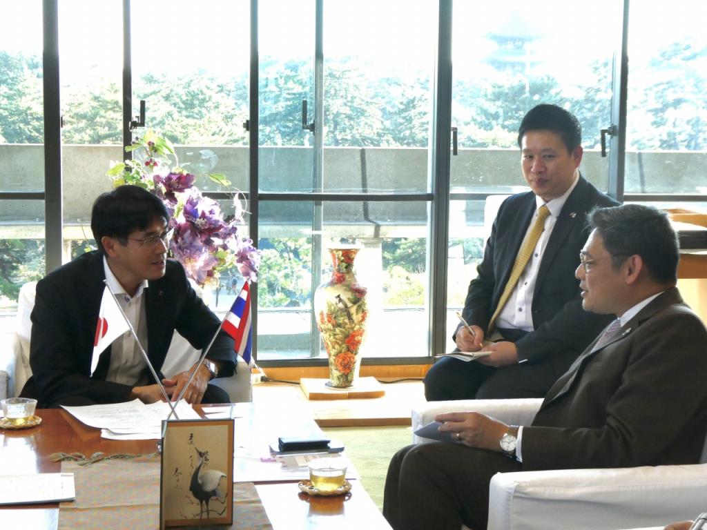 表敬訪問の様子