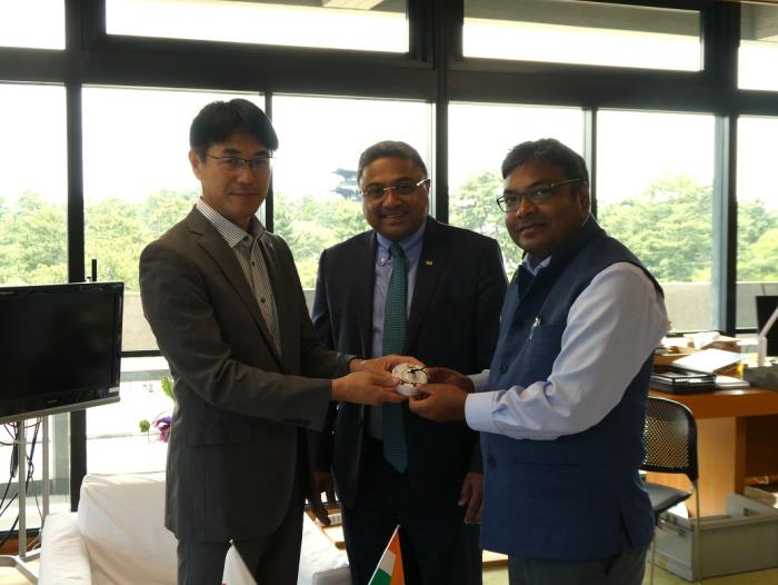 表敬訪問の様子