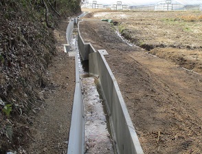 工事完成後の水路の写真